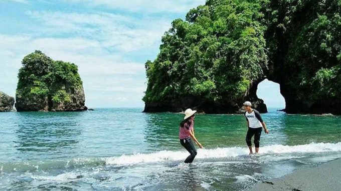 Pantai Licin Rute Menuju Lokasi Dan Harga Tiket Masuk