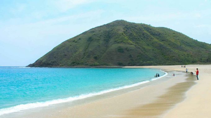 10 Gambar Pantai Mawun Beach Lombok Tengah Ntb Lokasi Di