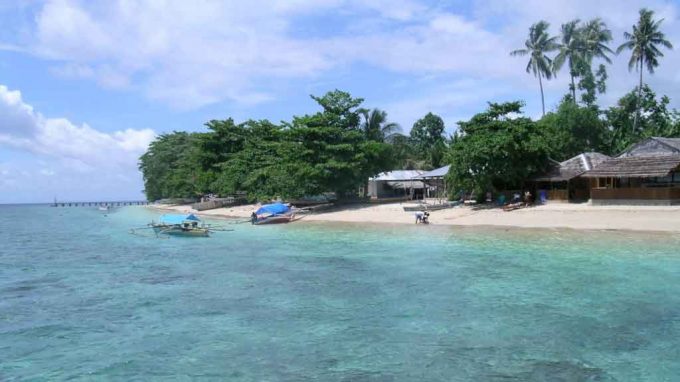 Hasil gambar untuk pantai malalayang