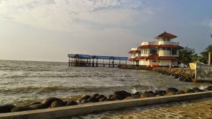 Pantai Pasir Kencana Rute Menuju Lokasi Dan Harga Tiket Masuk