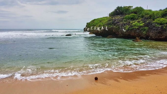 Pantai Krakal Rute Menuju Lokasi Dan Harga Tiket Masuk