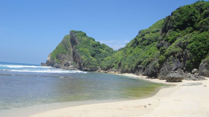 Pantai Nguyahan Rute Menuju Lokasi Dan Harga Tiket Masuk