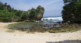 Pantai Banyu Anjlok Rute Menuju Lokasi Dan Harga Tiket Masuk