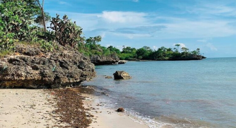 Pantai Baloiya 🏖️ HTM, Rute, Foto & Ulasan Pengunjung