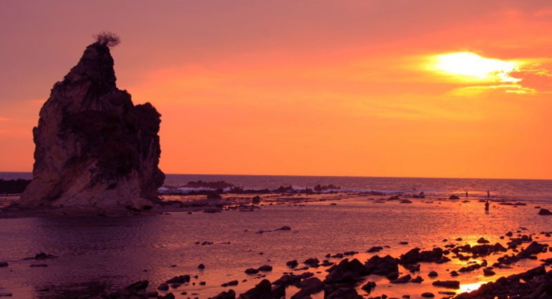 Sunset Di Pantai Tanjung Layar