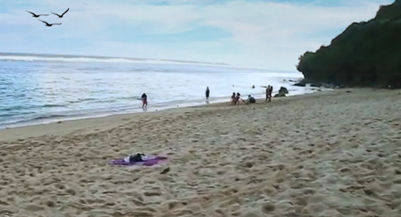 Obyek Wisata Pantai Gunung Payung Bali