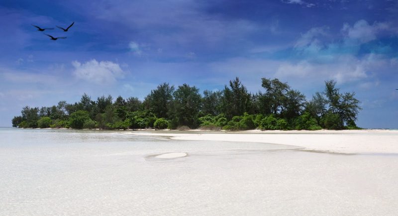 Pantai Pulau Cemara Besar