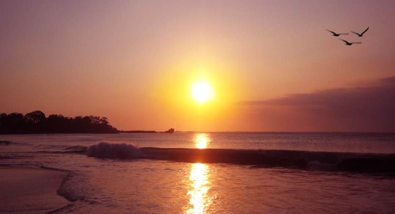 Sunset Di Pantai Santolo