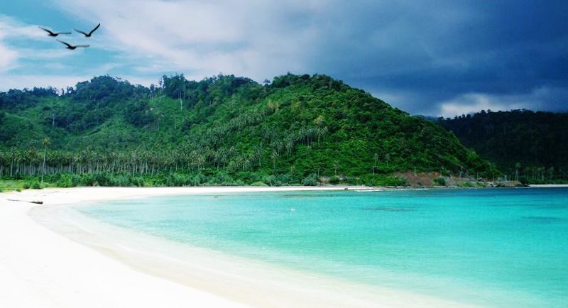 Wisata Pantai Lampuuk Aceh Besar