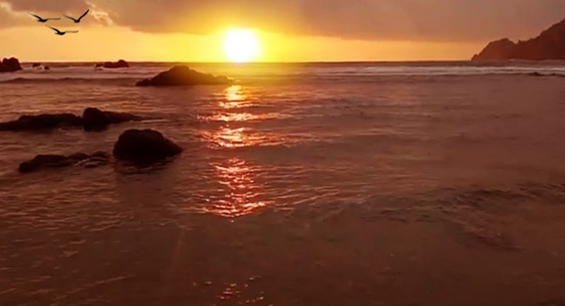 Sunset Di Pantai Wediombo