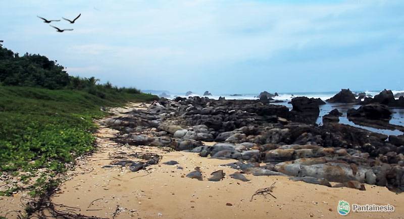 Pantai Karang Songsong Banten