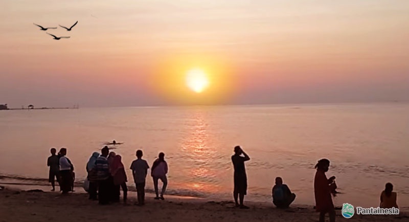 Sunset Di Pantai Teluk Awur