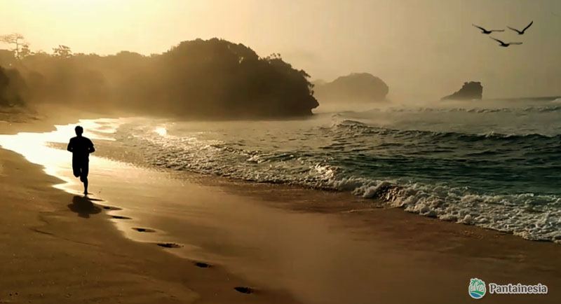 Sunset Di Pantai Pulaudoro