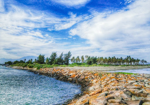 Pantai Alue Naga